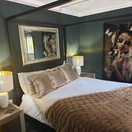 Boutique Shrewsbury Suites Eksteriør billede