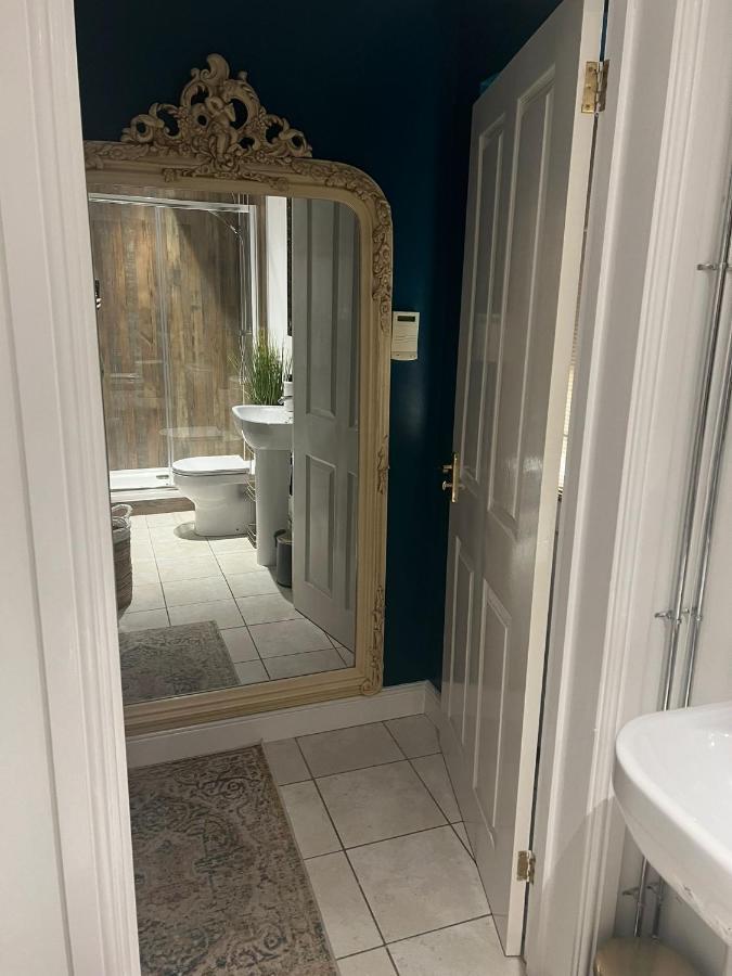 Boutique Shrewsbury Suites Eksteriør billede